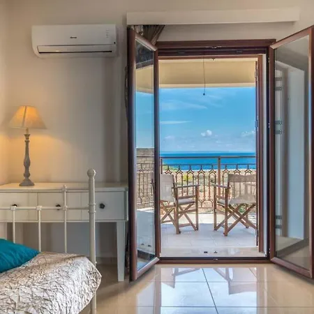 Sleeps 6 Pool Air Con Wifi Vasilikí